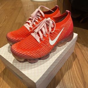 Nike vapormax flyknits Valentine’s Day sneakers